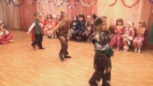 Новогодний утренник в детском саду Танец "Богатырей"
