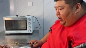 大块五花肉,胖哥做“把子肉”吃,香而不腻,大厚肉片比红烧肉过瘾多了!【胖猴仔】