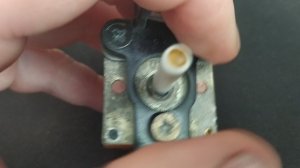 Переключатель П3П трехпозиционный с тремя перекидными контактами.