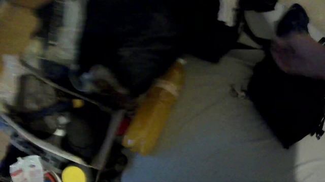 Протираю объектив. А вы что подумали? смотреть онлайн