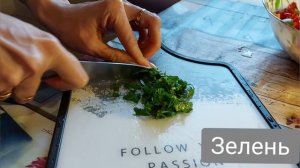 Маринованные зеленые помидоры дольками. Очень вкусно, быстро и легко. Кушаем уже на следующий день.