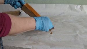 Как снять толстый слой лака с тумбы 60-х годов