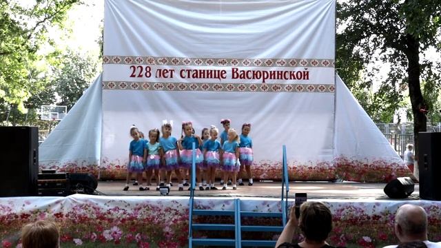 Танцевальная студия "Капелька" - Мы путь начинаем смотреть онлайн