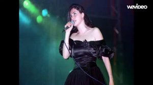 Sharon den Adel