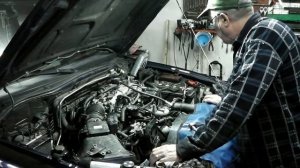 Mitsubishi Pajero Sport двс 6G72 замена прокладок крышек клапанов топливного фильтра и регулятора д