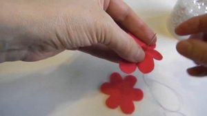 Брошь "Цветы из фетра"