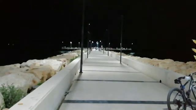 Мерсин. Вечерняя прогулка по набережной. смотреть онлайн