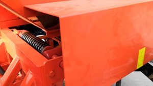 Полуприцеп пескоразбрасыватель РС 02