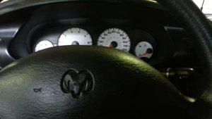 Завёл dodge stratus 2.4 без глушителя =)