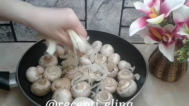 Тушеные шампиньоны: рецепт от Foodman.club смотреть онлайн