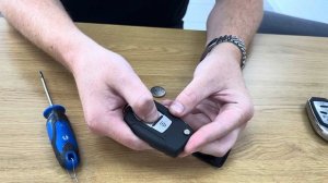 How to change key fob battery in a SsangYong Tivoli,XLV,Korando and Musso