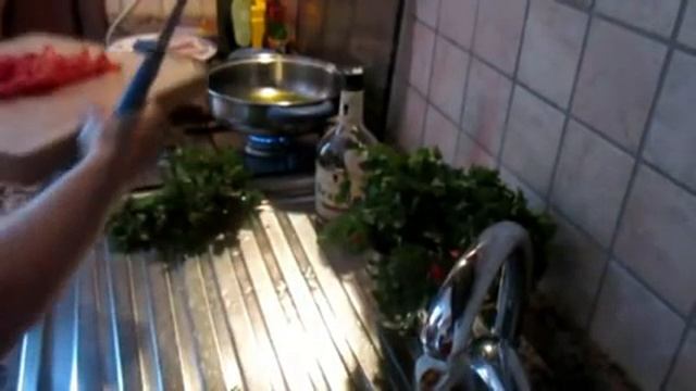 Сицилийская вкуснятина. Бульончик (Сугетто) из рыбы "Спатола". смотреть онлайн