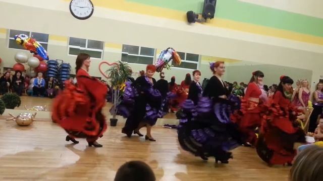 Фламенко на "Гавайской вечеринке" смотреть онлайн