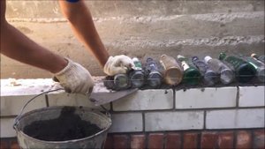 Стена из бутылок