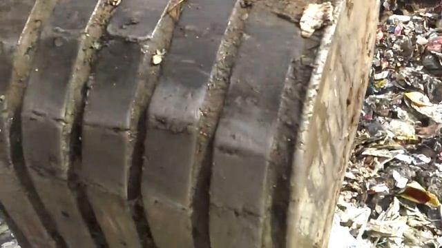 Очистка дороги, на свалке. смотреть онлайн