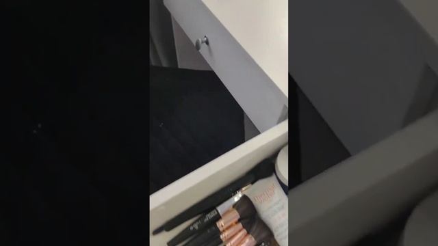 Гримерный столик серия 2 консольная, стол 100*80, зеркало в раме 60*80 + стеллаж смотреть онлайн