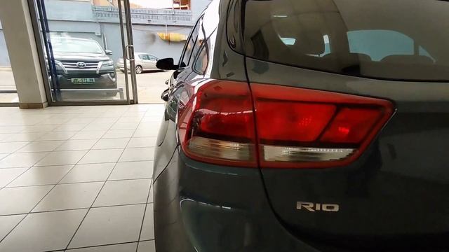 Kia Rio Hatch 1.4 EX смотреть онлайн