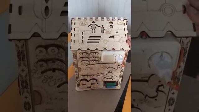 Развивающий дом с подсветкой ElitToys 3 смотреть онлайн