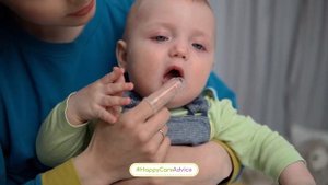 Как правильно делать массаж десен ребенку во время прорезывания зубов?