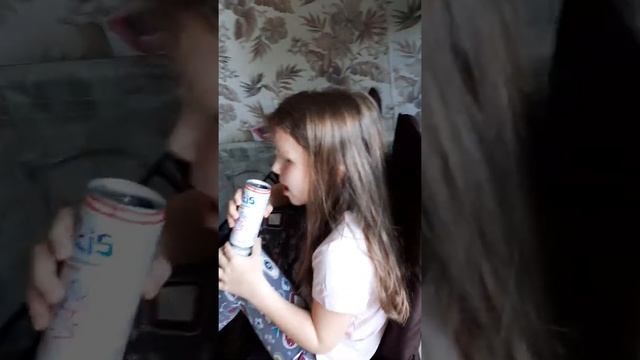 Девочка плачет потому что не может выучить стих смотреть онлайн