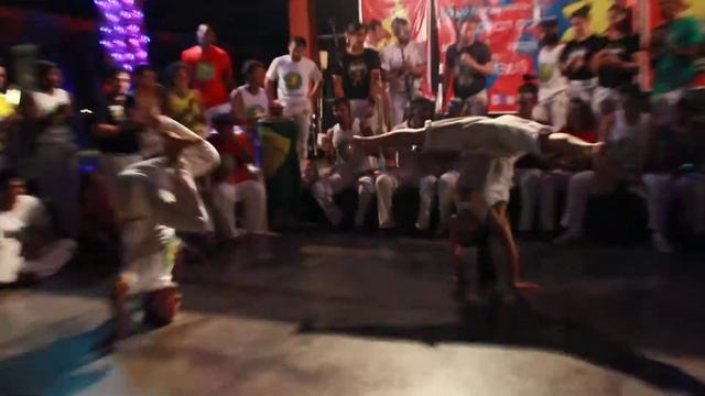 закрытие Capoeira Asia 2014, рода: Contra Mestre Ta Russo смотреть онлайн