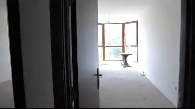 Просторен апартамент близо до метростанция смотреть онлайн