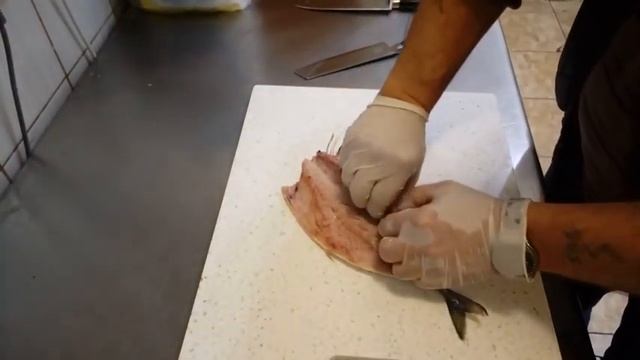 РАЗДЕЛЫВАЕМ СКУМБРИЮ!