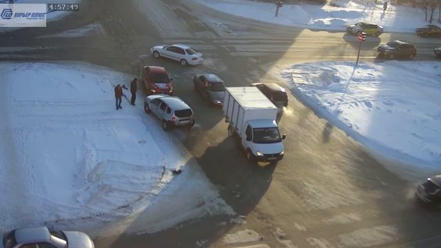 Авария 27 января 2019 года в 14_57 в Шадринске перекресток Володарского-Свердлова