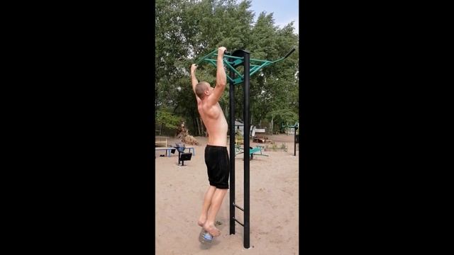 Подтягивания с бутылкой смотреть онлайн