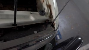 How to remove HEADLIGHTS on Land Cruiser 80 Series | Tutorial