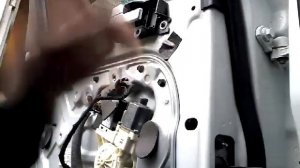 Как снять извлечь заменить стекло задней двери FORD FOCUS(2000)demontaz zamiana szyby drzwi tyl!!!