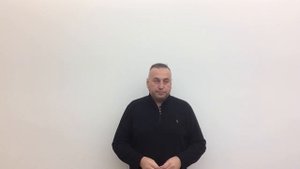 Мужчина младше женщины