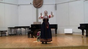 "Ах, кабы на цветы" - русская народная песня.