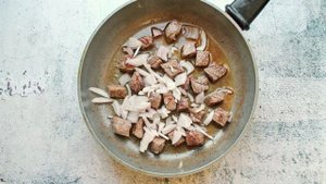 Плов с черносливом и изюмом