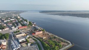 Большое количество рыбаков на реке Кинешемка