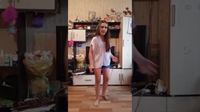 Милена танцует #shorts #shortvideo #millyland #dancecover #dancer