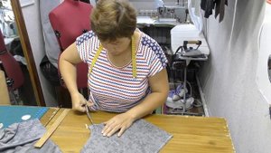 Как вшить рукава и исправить дефекты рукава в трикотажном платье.