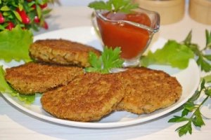 ВКУСНЫЕ НЕЖНЫЕ КОТЛЕТЫ С КОНСЕРВЫ САРДИНЫ.БЫСТРО.ПРОСТО.РИС.ЯЙЦА.МОРКОВЬ.ЛУК.КОТЛЕТЫ С САРДИН.УЖИН.