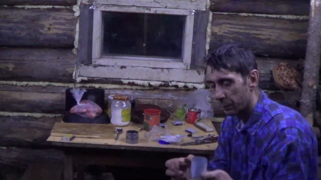 В тайге сломался снегоход Вектор 551:как добираться до дома смотреть онлайн