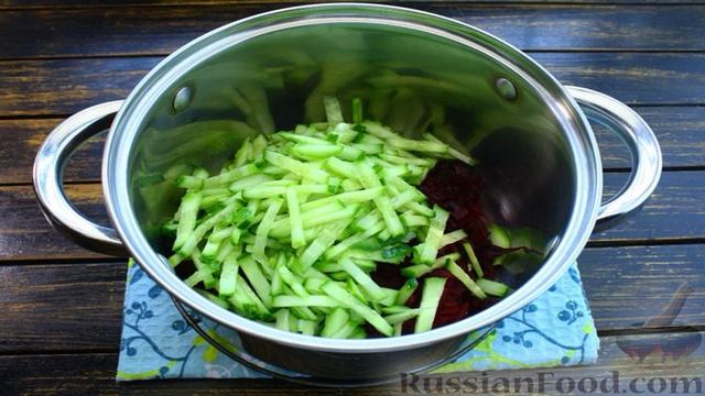 Холодный свекольник со шпинатом
