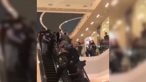 Сочинцы спасли ребёнка, чью руку затянуло в эскалатор