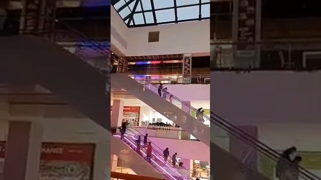 ANNA NAGAR VR MALL ROOF COLLAPSE DUE TO RAIN, CHENNAI RAINS 30DEC2021