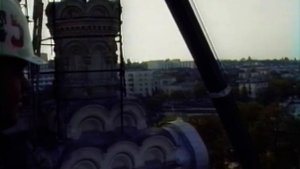 1992г. Установка куполов на Покровском соборе