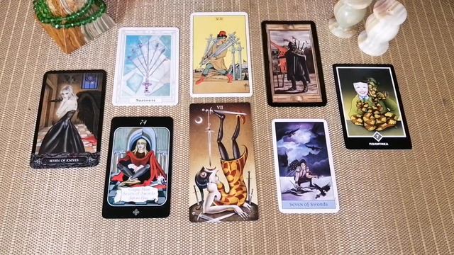 7 мечей. Семерка мечей. Системные и неочевидные значения на практике. Уроки таро.