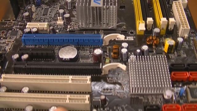 Немного о перепайке конденсаторов. смотреть онлайн