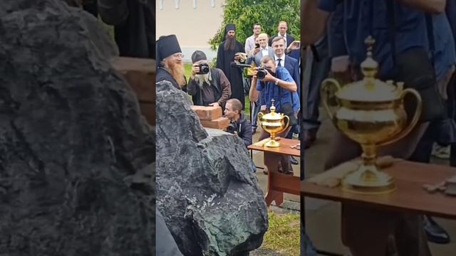 Закладка камня памятника Ф.М. Достоевского. Оптина Пустынь.