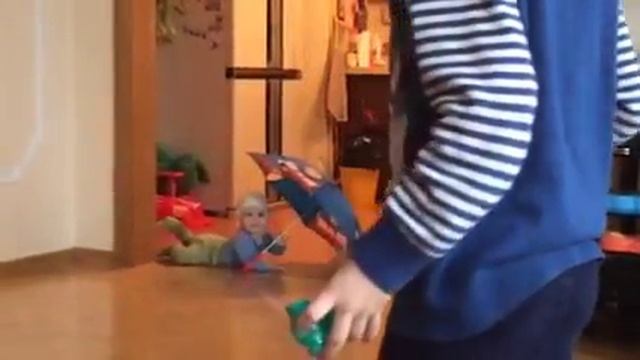 Наш сын увидел зонтик смотреть онлайн