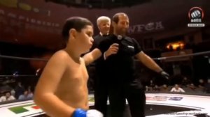 35 килограммовые мальчики дерутся