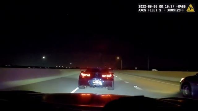 C7 Corvette enters ghost mode running from the cops смотреть онлайн