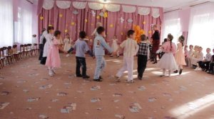 Веселей хоровод....